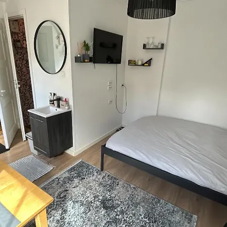 Ally'S Urban Cozy Studio Juhkentali 42 Near City Таллин Экстерьер фото